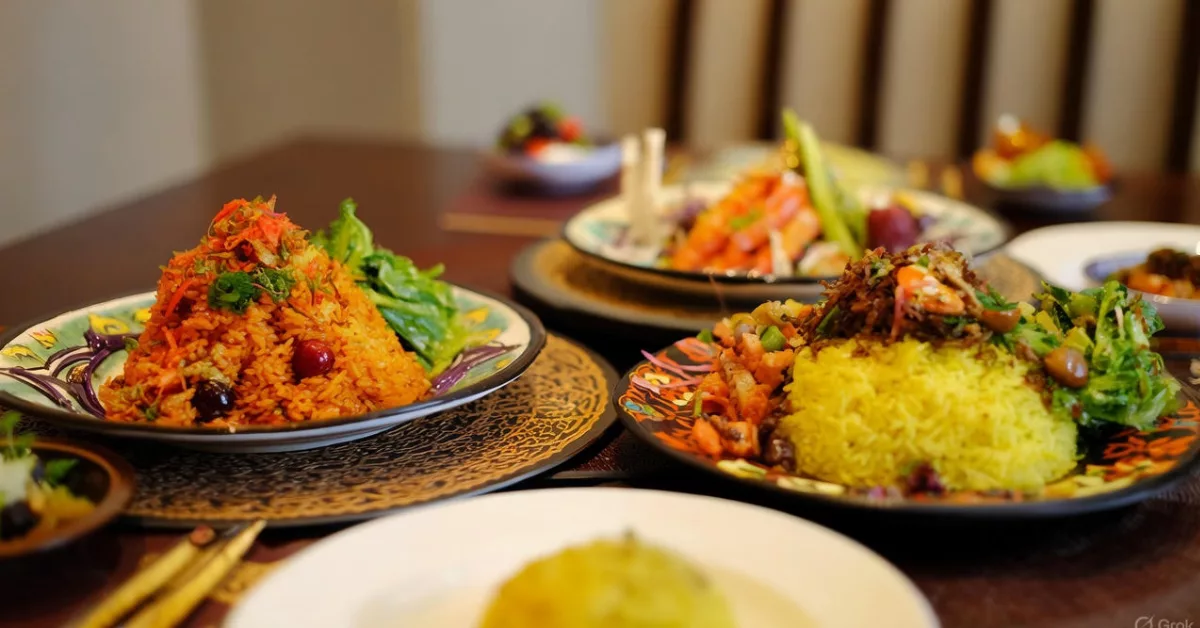Singapore's Premier Nasi Padang Destinations: Seven Exemplary Establishments for Refined Tastes
